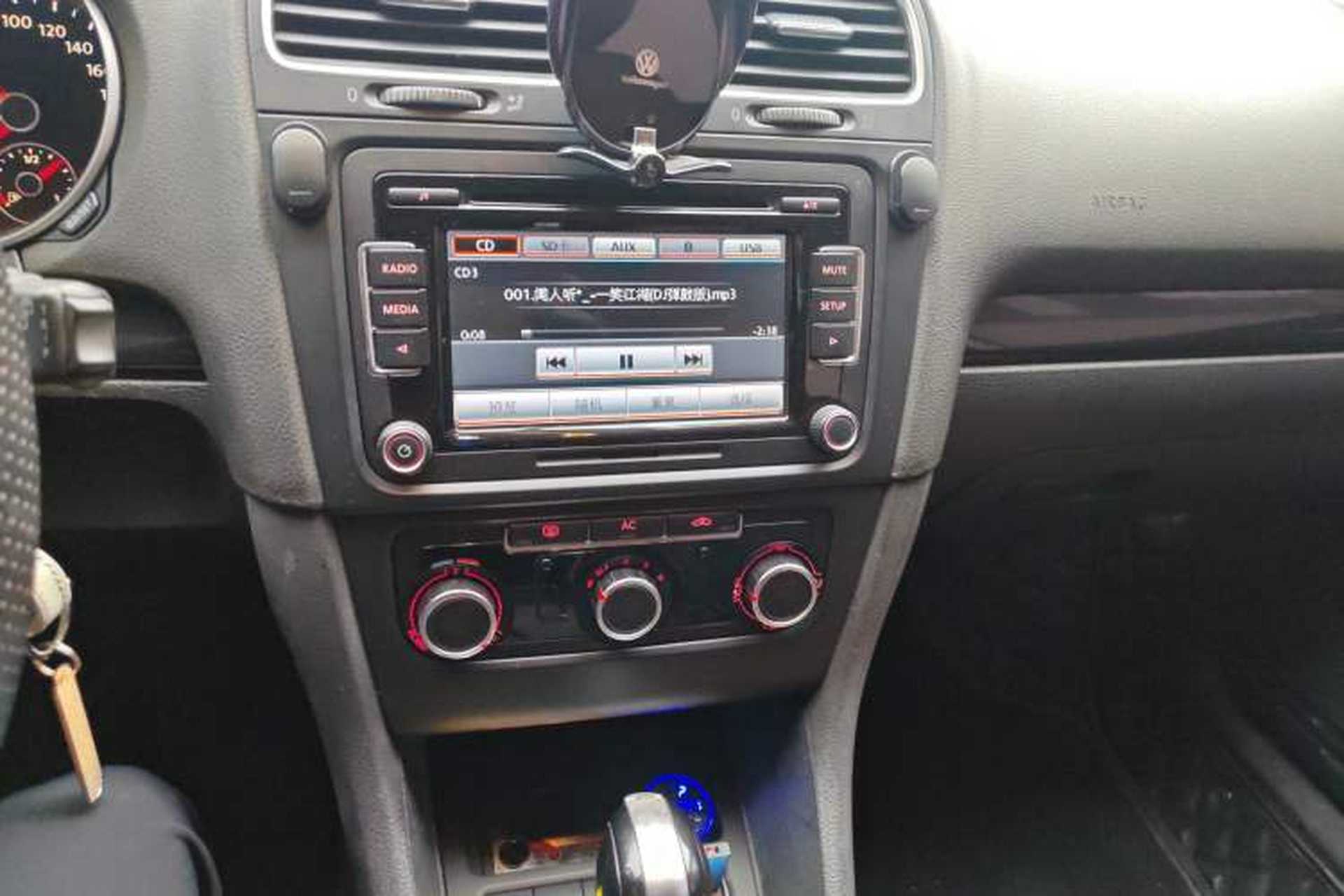 Used Volkswagen Golf 2012 1.6L Automatic Comfort Model Audio And AC Panel