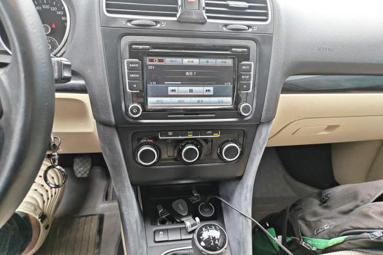 Used Volkswagen Golf 2012 1.4 TSI Manual Comfort Edition Audio And AC Panel