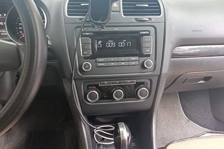 Used Volkswagen Golf 2012 1.6L Automatic Comfort Model Audio And AC Panel