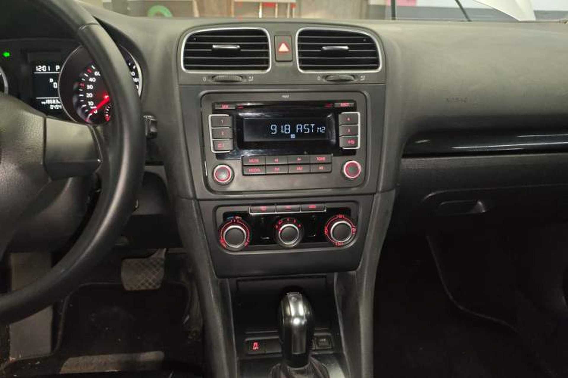 Used Volkswagen Golf 2012 1.6L Automatic Comfort Model Audio And AC Panel