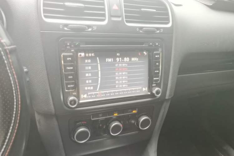 Used Volkswagen Golf 2012 1.6L Automatic Comfort Model Audio And AC Panel