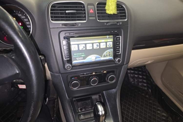 Used Volkswagen Golf 2012 1.6L Automatic Comfort Model Audio And AC Panel