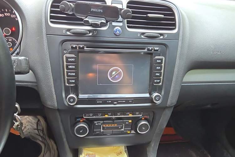 Used Volkswagen Golf 2012 1.4TSI Automatic Luxury Edition Audio And AC Panel