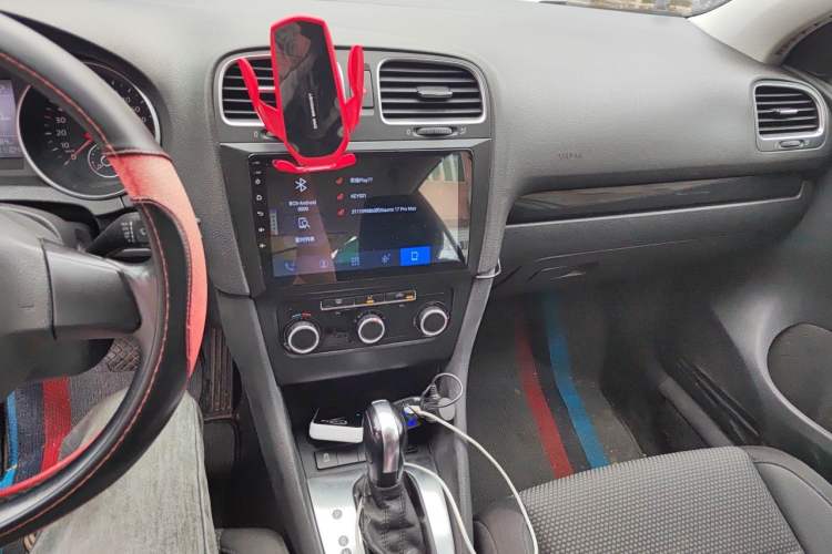 Used Volkswagen Golf 2012 1.6L Automatic Comfort Model Audio And AC Panel