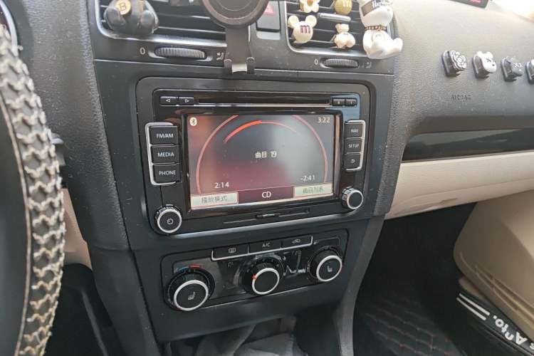 Used Volkswagen Golf 2012 1.4 TSI Automatic Comfort Edition Audio And AC Panel
