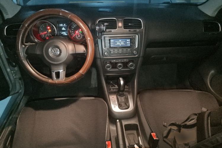 Used Volkswagen Golf 2012 1.4 TSI Automatic Comfort Edition Center Console