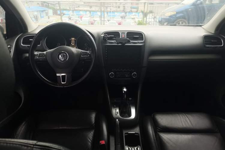 Used Volkswagen Golf 2012 1.4TSI Automatic Luxury Edition Center Console