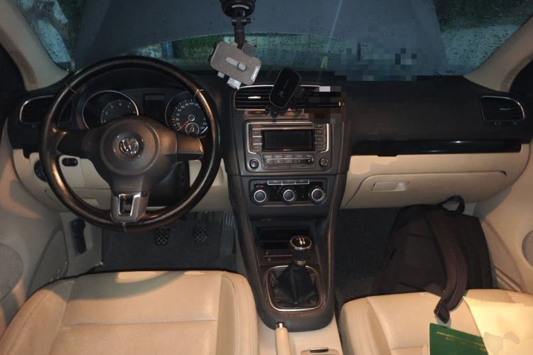 Used Volkswagen Golf 2012 1.4 TSI Manual Comfort Edition Center Console