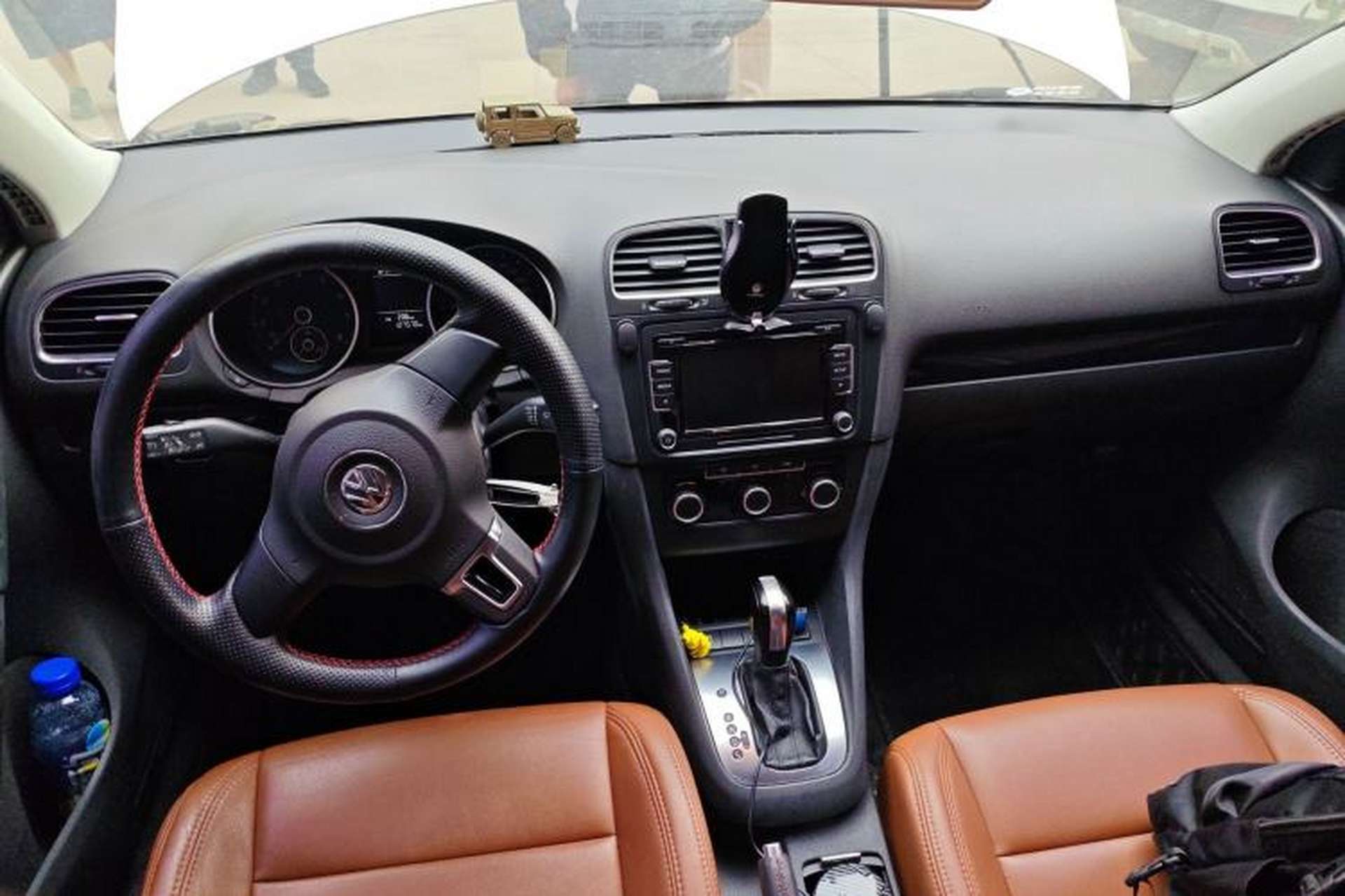 Used Volkswagen Golf 2012 1.6L Automatic Comfort Model Center Console