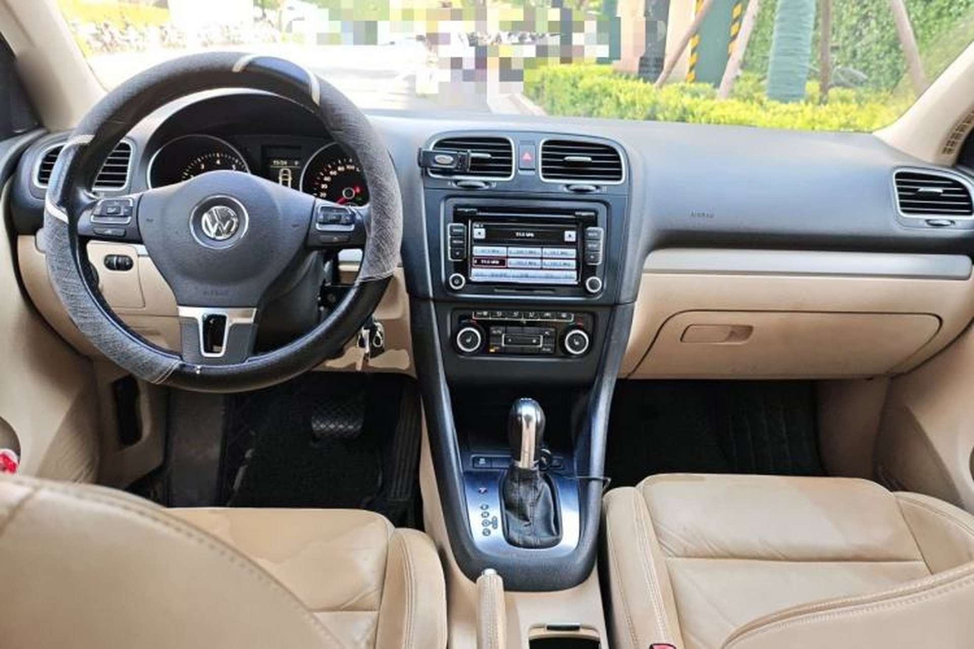 Used Volkswagen Golf 2012 1.4TSI Automatic Luxury Edition Center Console