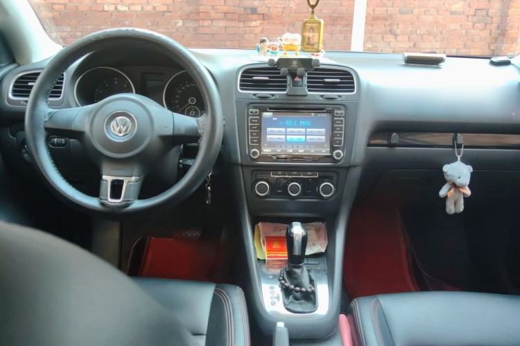 Used Volkswagen Golf 2012 1.4 TSI Automatic Comfort Edition Center Console