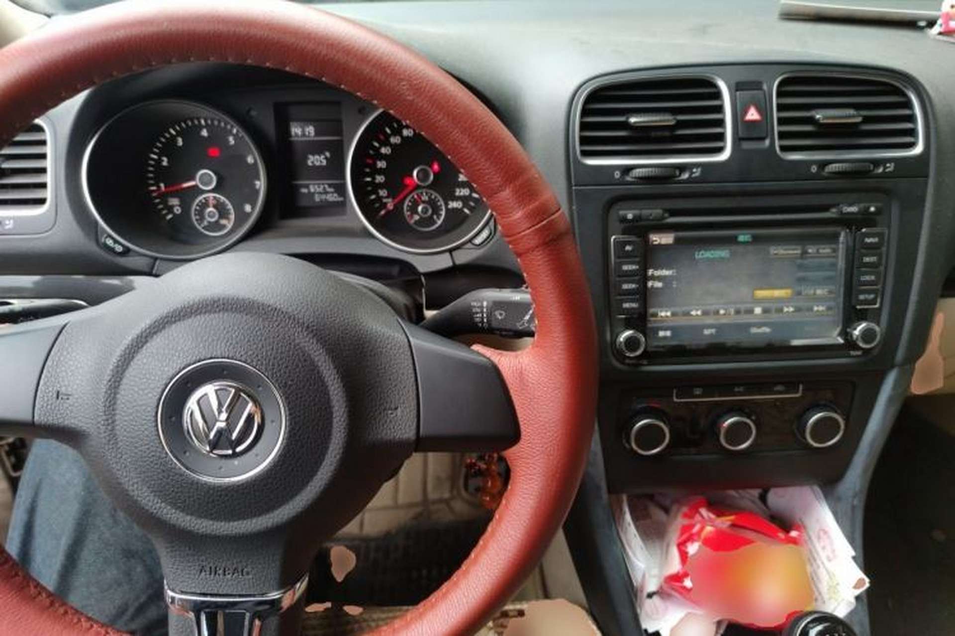 Used Volkswagen Golf 2012 1.6 Manual Comfort Edition Center Console