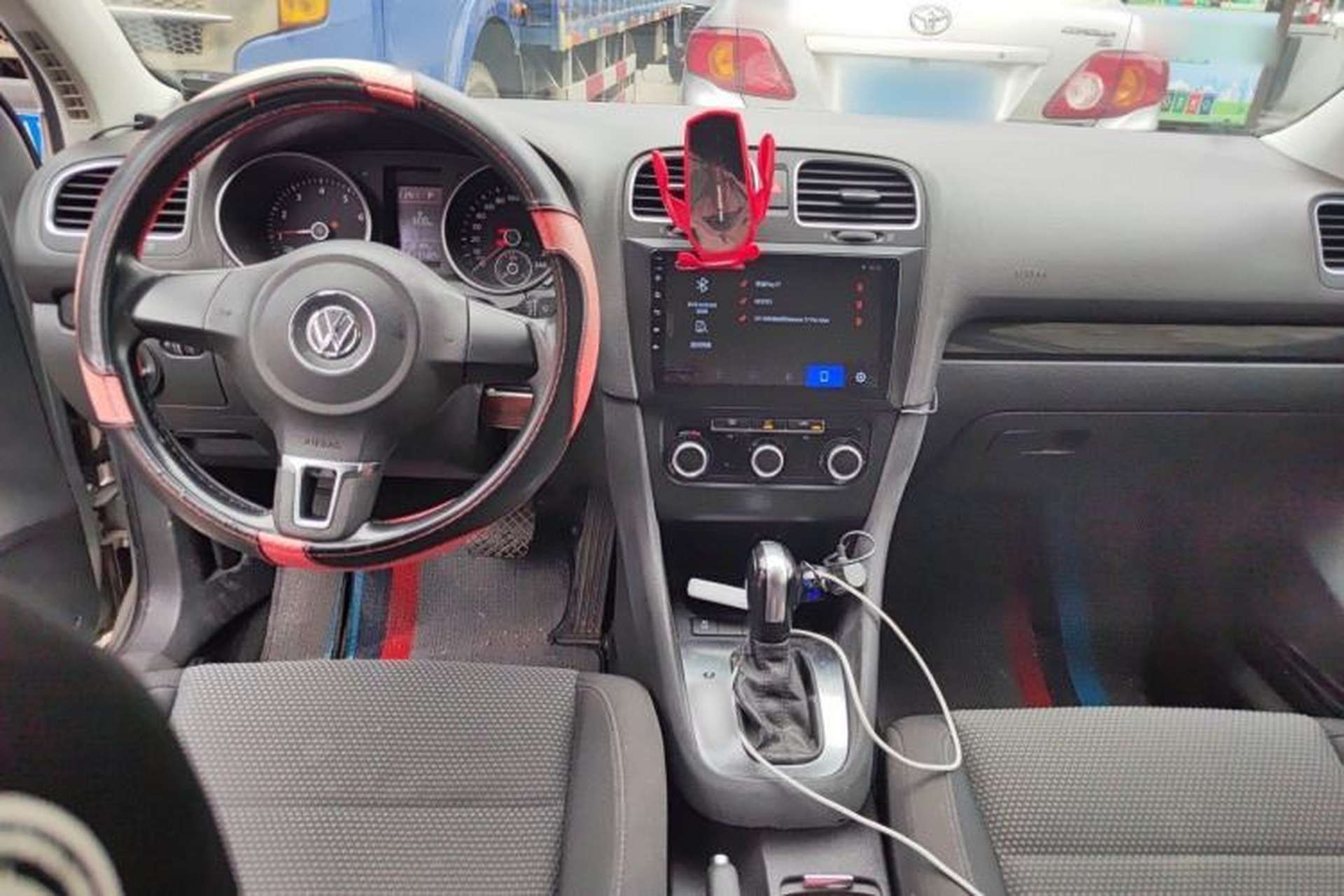 Used Volkswagen Golf 2012 1.6L Automatic Comfort Model Center Console