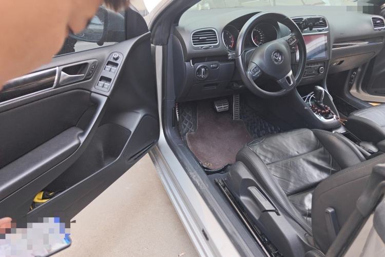 Used Volkswagen Golf 2012 1.4TSI Luxury Convertible Edition Driver Seat