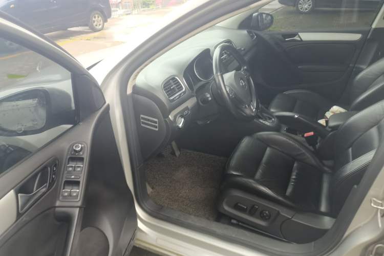 Used Volkswagen Golf 2012 1.4TSI Automatic Luxury Edition Driver Seat