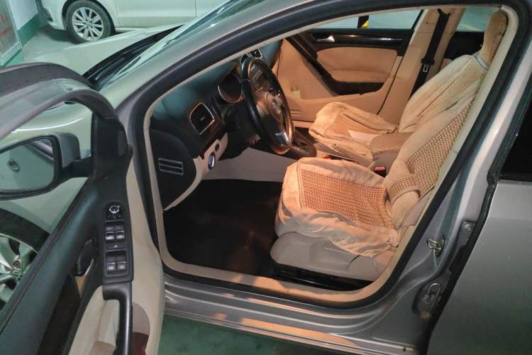 Used Volkswagen Golf 2012 1.4 TSI Automatic Comfort Edition Driver Seat