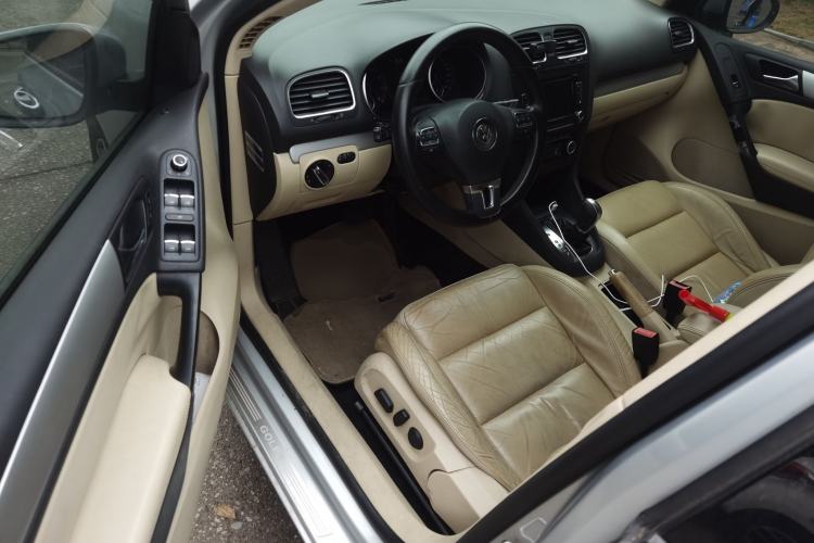 Used Volkswagen Golf 2012 1.4TSI Automatic Luxury Edition Driver Seat