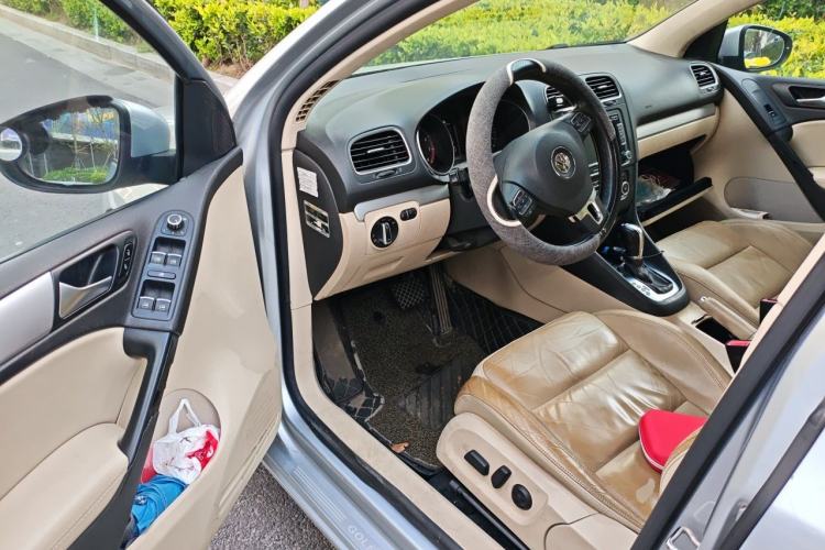 Used Volkswagen Golf 2012 1.4TSI Automatic Luxury Edition Driver Seat