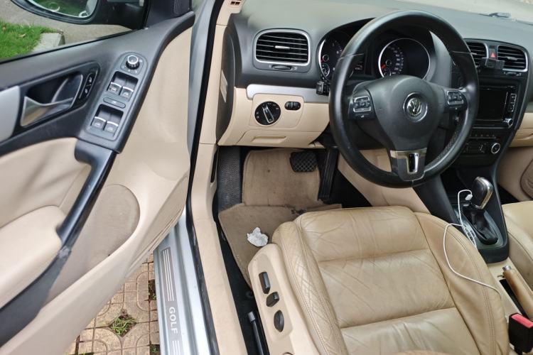Used Volkswagen Golf 2012 1.4TSI Automatic Luxury Edition Driver Seat
