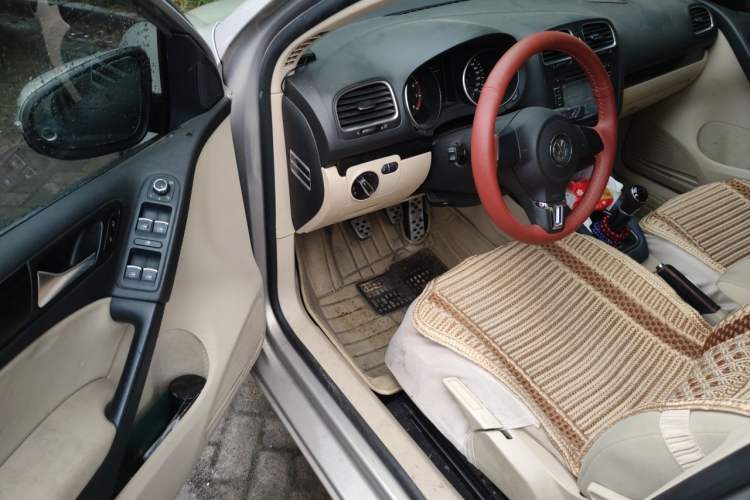 Used Volkswagen Golf 2012 1.6 Manual Comfort Edition Driver Seat