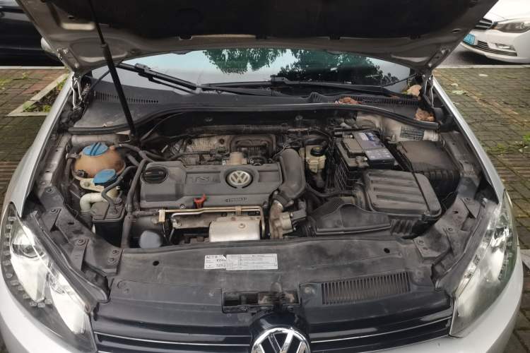 Used Volkswagen Golf 2012 1.4TSI Automatic Luxury Edition Engine Bay