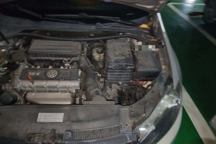 Used Volkswagen Golf 2012 1.6L Automatic Comfort Model Engine Bay Left