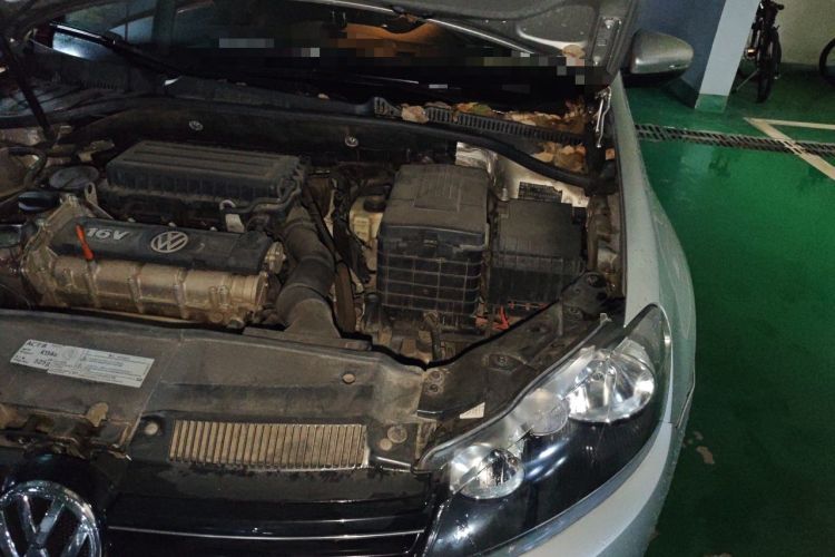 Used Volkswagen Golf 2012 1.6L Automatic Comfort Model Engine Bay Left
