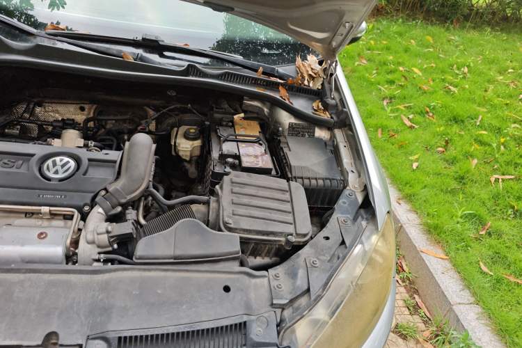 Used Volkswagen Golf 2012 1.4TSI Automatic Luxury Edition Engine Bay Left