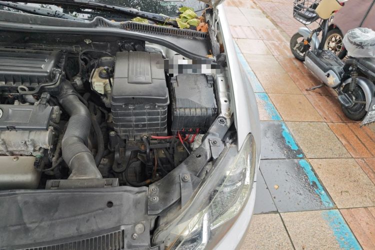 Used Volkswagen Golf 2012 1.6L Automatic Comfort Model Engine Bay Left