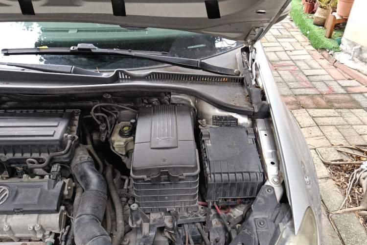 Used Volkswagen Golf 2012 1.6L Automatic Comfort Model Engine Bay Left