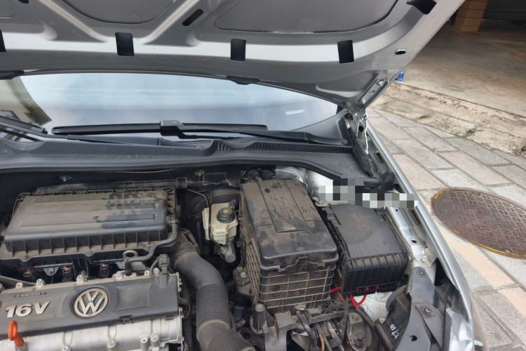 Used Volkswagen Golf 2012 1.6 Manual Comfort Edition Engine Bay Left