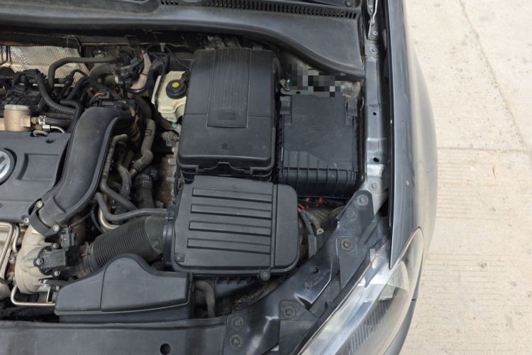 Used Volkswagen Golf 2012 1.4TSI Automatic Luxury Edition Engine Bay Left