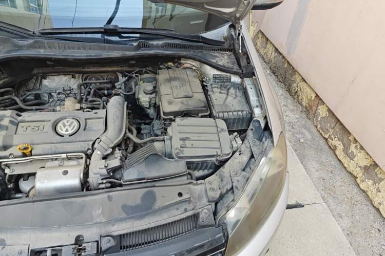 Used Volkswagen Golf 2012 1.4 TSI Automatic Comfort Edition Engine Bay Left