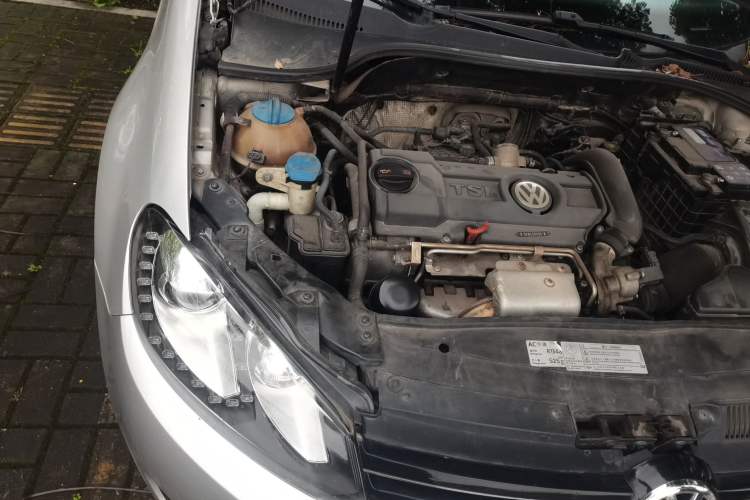 Used Volkswagen Golf 2012 1.4TSI Automatic Luxury Edition Engine Bay Right