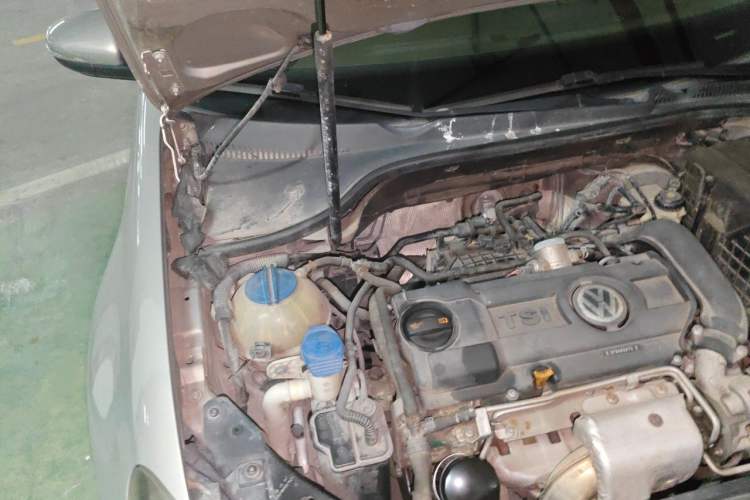 Used Volkswagen Golf 2012 1.4 TSI Automatic Comfort Edition Engine Bay Right