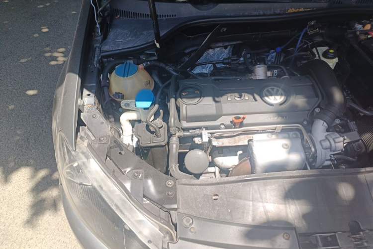 Used Volkswagen Golf 2012 1.4TSI Automatic Luxury Edition Engine Bay Right