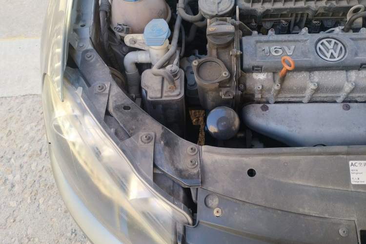 Used Volkswagen Golf 2012 1.6L Automatic Comfort Model Engine Bay Right