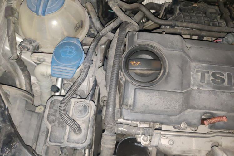 Used Volkswagen Golf 2012 1.4 TSI BlueMotion Edition Engine Bay Right