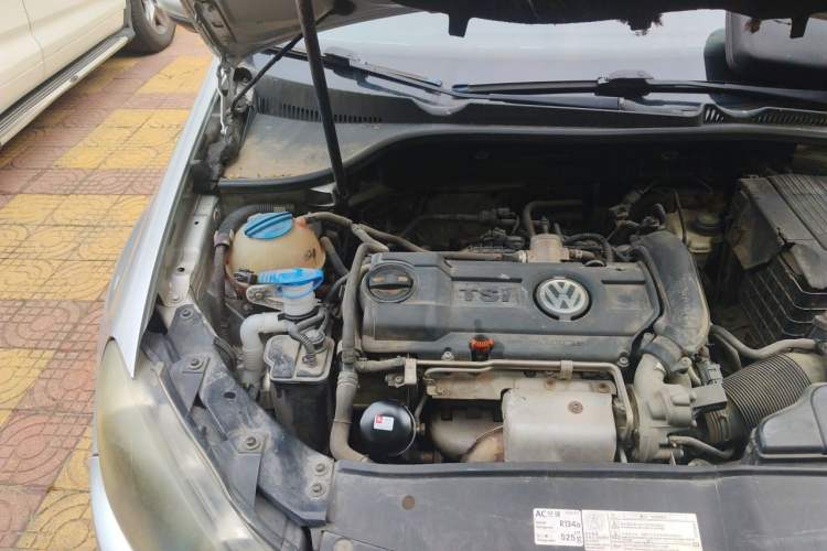 Used Volkswagen Golf 2012 1.4 TSI Automatic Comfort Edition Engine Bay Right