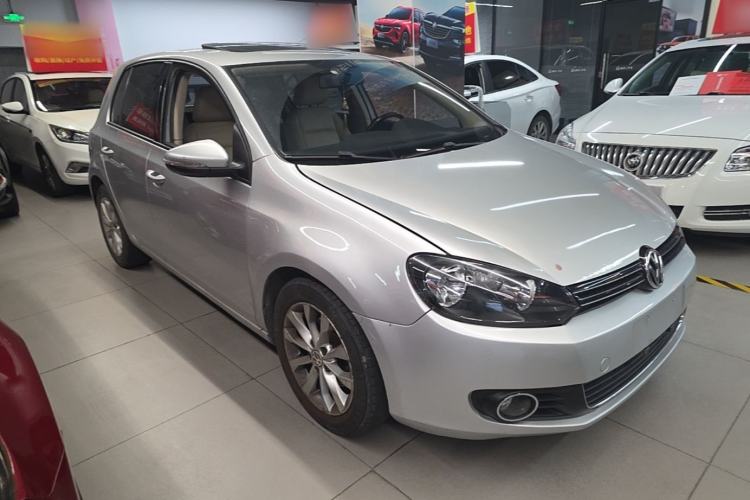 Used Volkswagen Golf 2012 1.6L Automatic Comfort Model Front Right 45 Deg