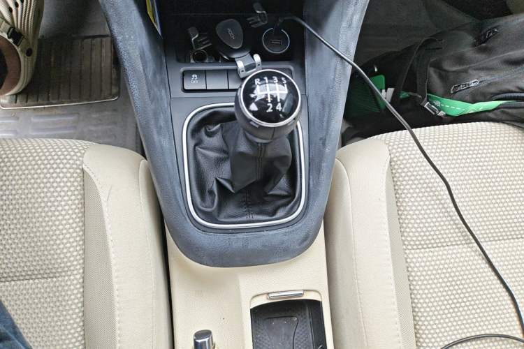 Used Volkswagen Golf 2012 1.4 TSI Manual Comfort Edition Gear Lever