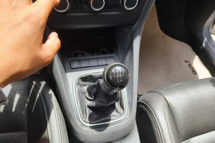 Used Volkswagen Golf 2012 1.4 TSI Manual Comfort Edition Gear Lever