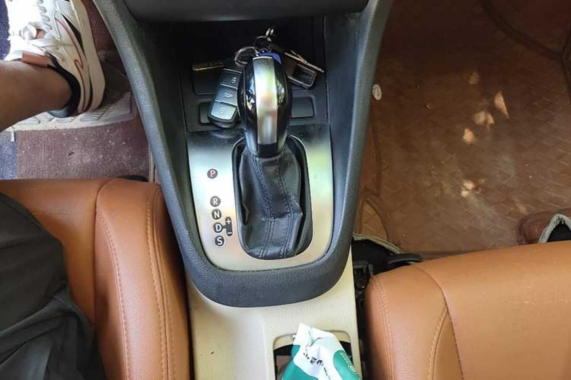 Used Volkswagen Golf 2012 1.6L Automatic Comfort Model Gear Lever