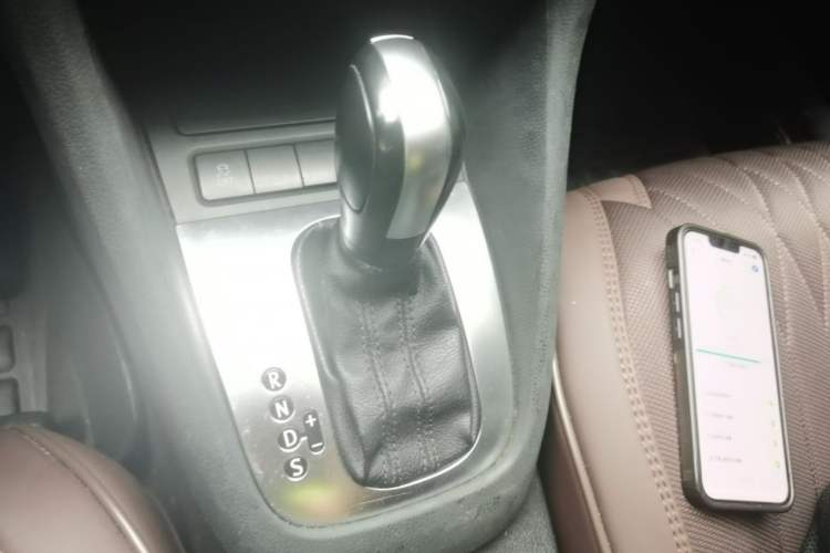 Used Volkswagen Golf 2012 1.6L Automatic Comfort Model Gear Lever