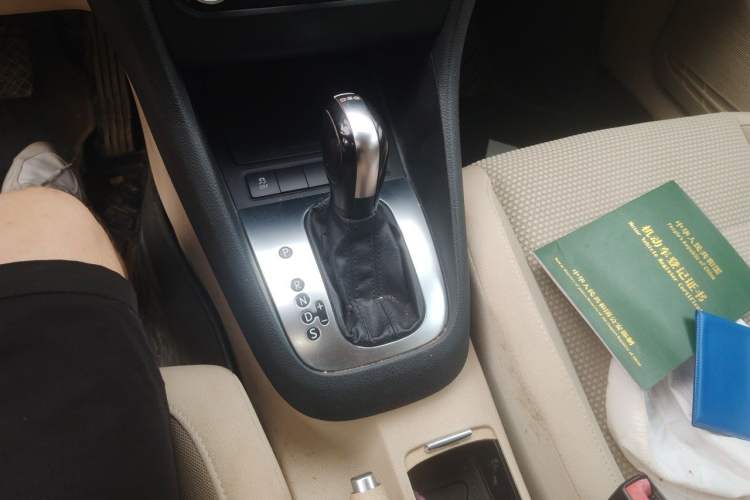 Used Volkswagen Golf 2012 1.4 TSI Automatic Comfort Edition Gear Lever