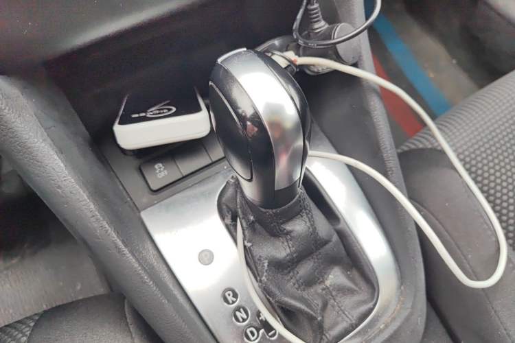 Used Volkswagen Golf 2012 1.6L Automatic Comfort Model Gear Lever