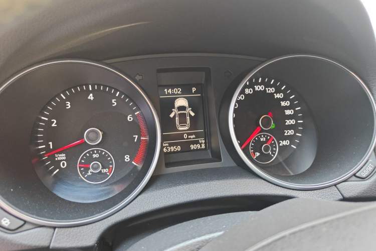 Used Volkswagen Golf 2012 1.4TSI Luxury Convertible Edition Instrument Cluster