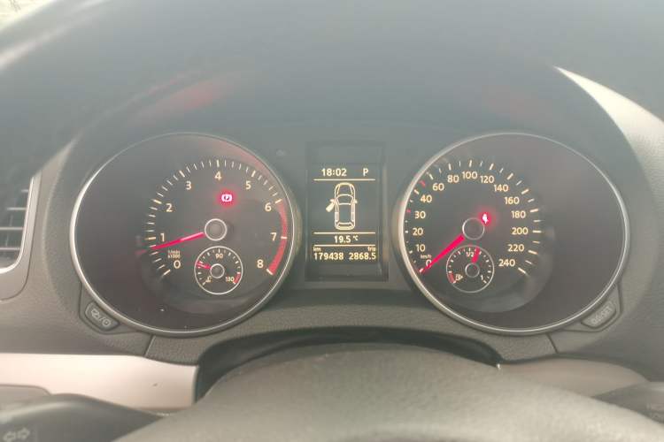 Used Volkswagen Golf 2012 1.4TSI Automatic Luxury Edition Instrument Cluster