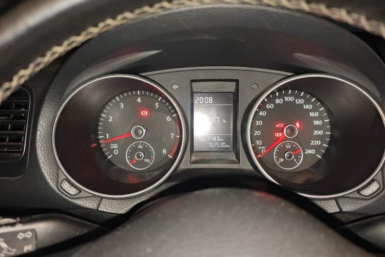 Used Volkswagen Golf 2012 1.4 TSI Manual Comfort Edition Instrument Cluster