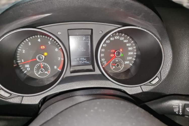 Used Volkswagen Golf 2012 1.6L Automatic Comfort Model Instrument Cluster